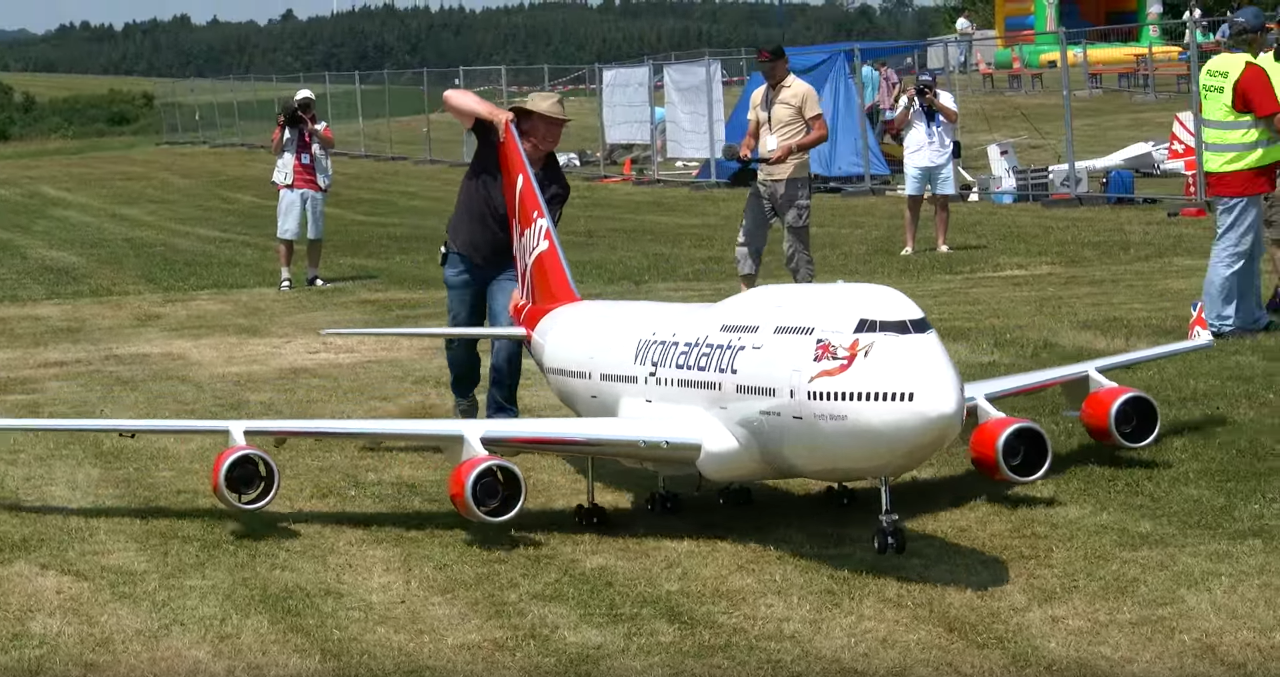 The Largest RC Airplane in the World Is a Boeing 747 400 Virgin Atlantic Speedbird Destination Tips