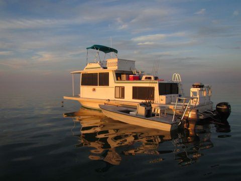 airbnb houseboats