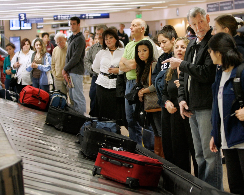 pia lost baggage claim